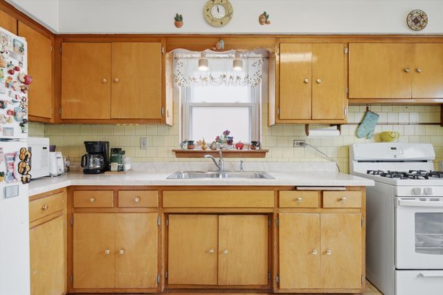 6111 W 55th Street, Chicago, IL 60638