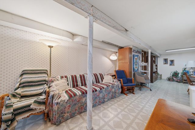 6111 W 55th Street, Chicago, IL 60638