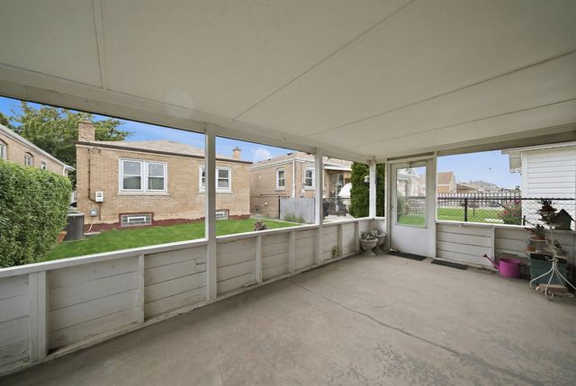 6111 W 55th Street, Chicago, IL 60638