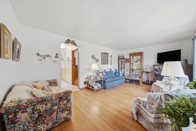 6111 W 55th Street, Chicago, IL 60638