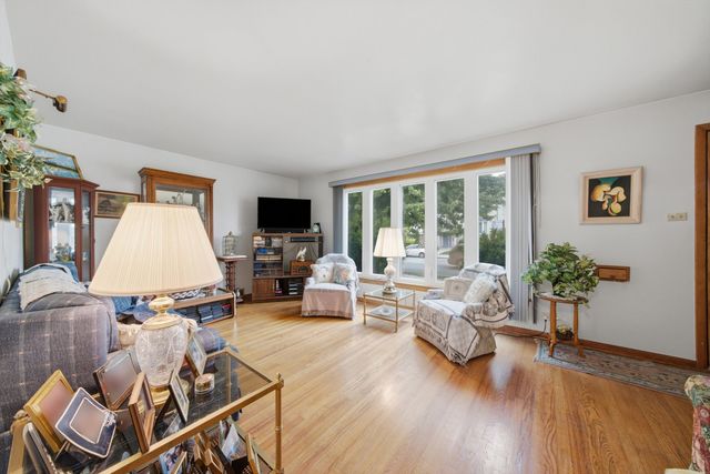 6111 W 55th Street, Chicago, IL 60638