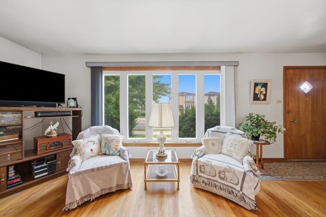 6111 W 55th Street, Chicago, IL 60638