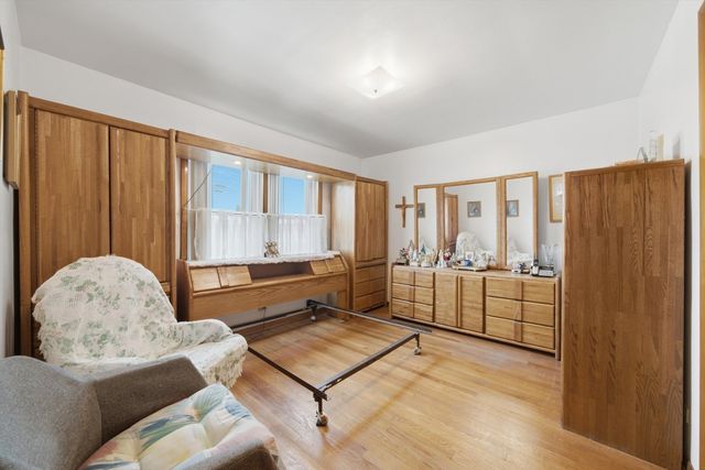 6111 W 55th Street, Chicago, IL 60638
