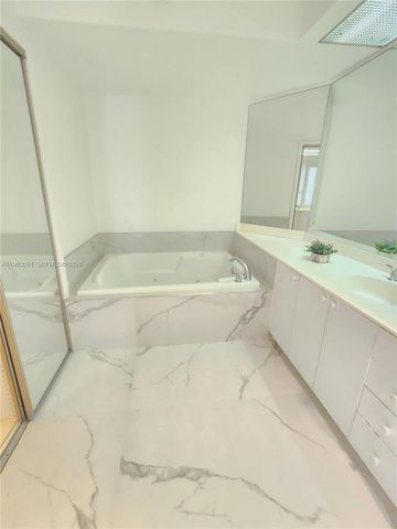 20185 E Country Club Dr 2505, Aventura, FL 33180