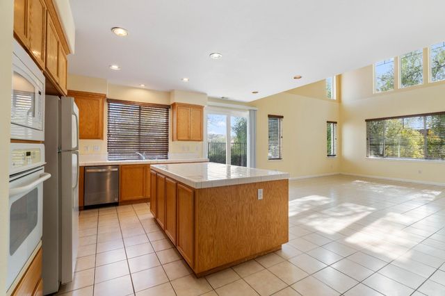 9281 Panoz Ct, Patterson, CA 95363