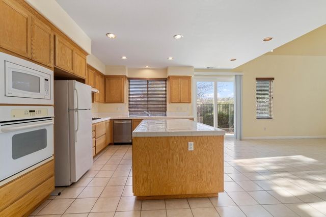 9281 Panoz Ct, Patterson, CA 95363