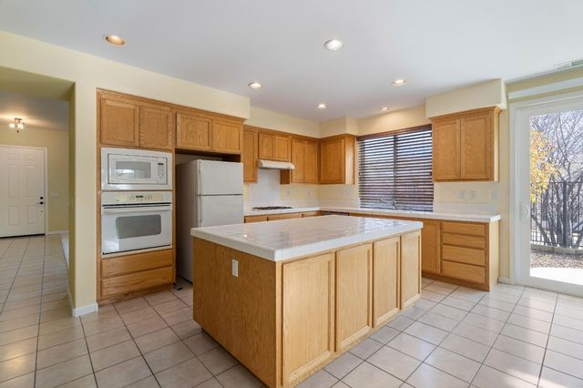 9281 Panoz Ct, Patterson, CA 95363