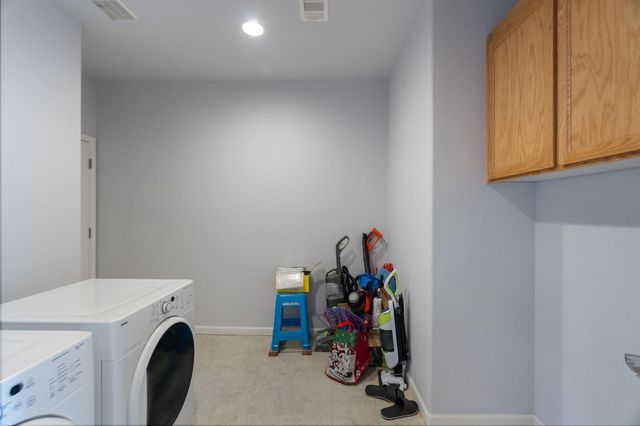 9281 Panoz Ct, Patterson, CA 95363