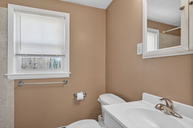 3 Marie Cir, Burlington, MA 01803