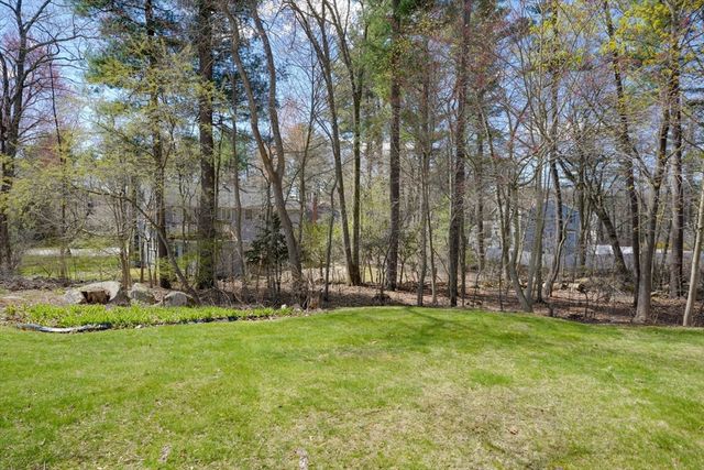 3 Marie Cir, Burlington, MA 01803