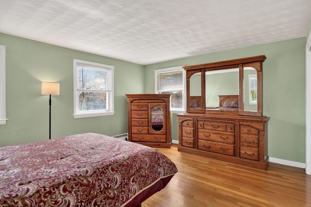 3 Marie Cir, Burlington, MA 01803