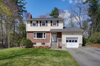 3 Marie Cir, Burlington, MA 01803