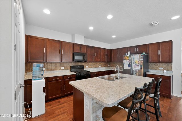 2057 AMBERLY Drive, Middleburg, FL 32068