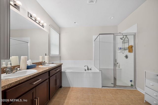 2057 AMBERLY Drive, Middleburg, FL 32068