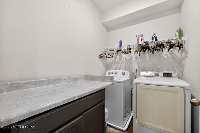 2057 AMBERLY Drive, Middleburg, FL 32068
