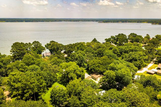 234 El Dorado Drive, Livingston, TX 77351