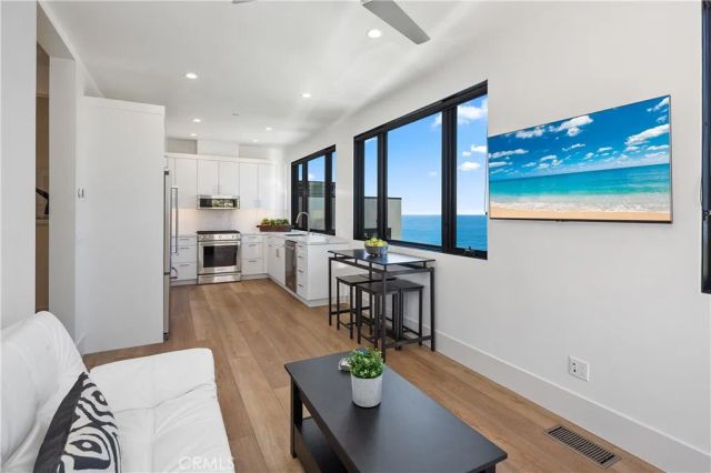 565 Fern Street B, Laguna Beach, CA 92651