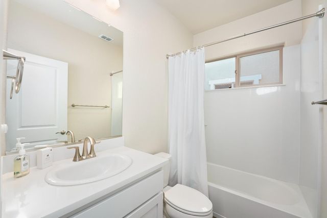 7065 Lakehaven Dr, Roseville, CA 95747