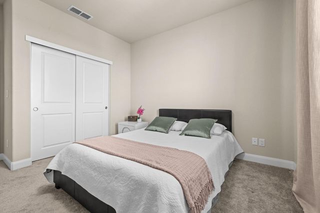 7065 Lakehaven Dr, Roseville, CA 95747