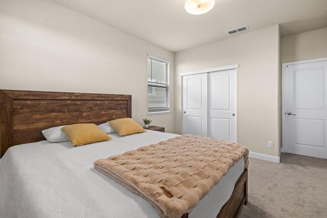 7065 Lakehaven Dr, Roseville, CA 95747