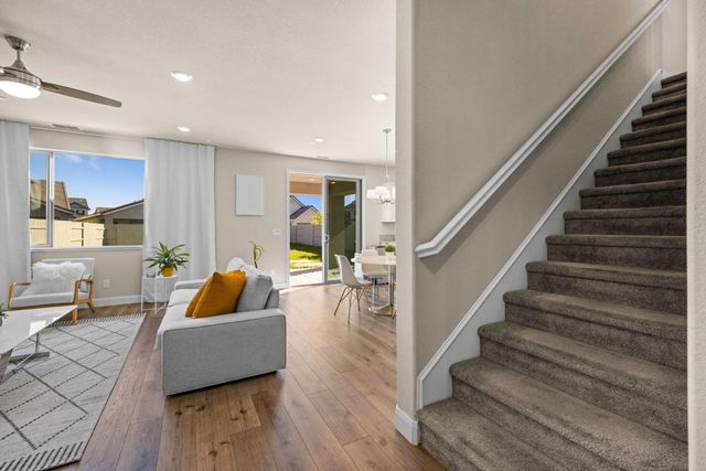 7065 Lakehaven Dr, Roseville, CA 95747