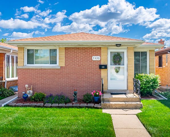 7433 N Octavia Avenue, Chicago, IL 60631