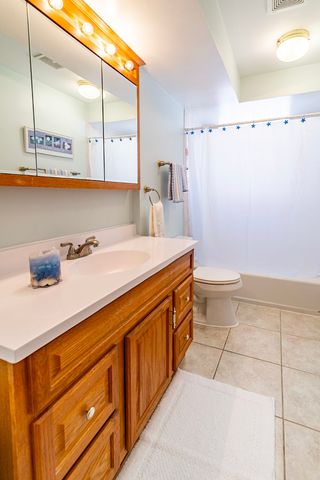 7433 N Octavia Avenue, Chicago, IL 60631