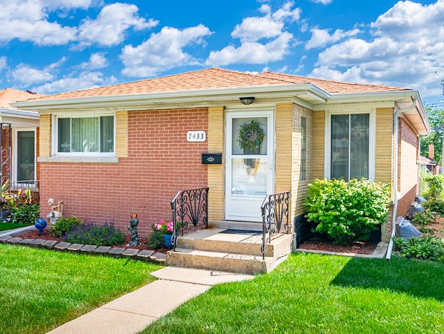 7433 N Octavia Avenue, Chicago, IL 60631