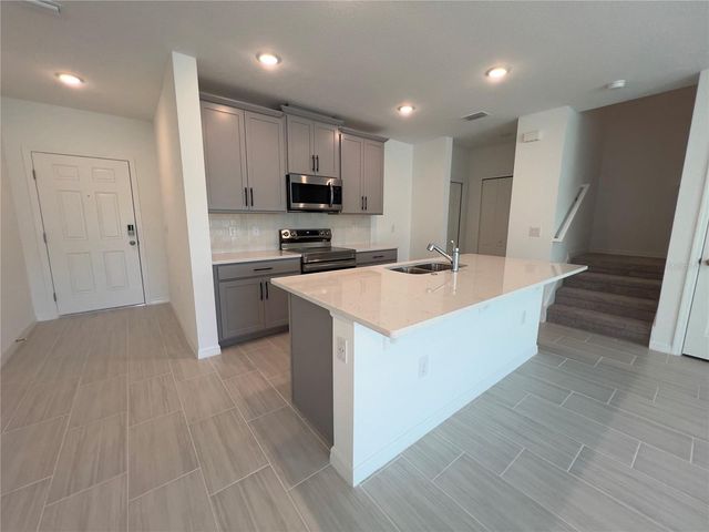 490 THOMPSON VILLAGE AVENUE, Apopka, FL 32703