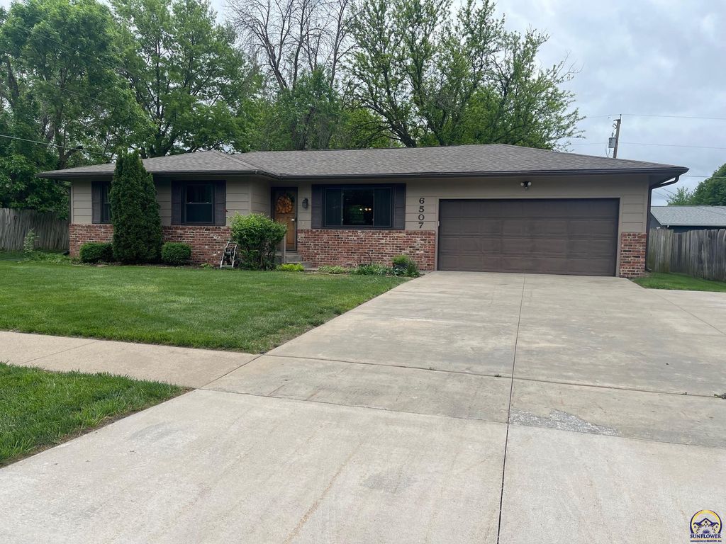 6507 SW 28th TER, Topeka, KS 66614