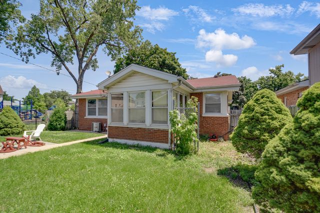 124 Sawyer Avenue, La Grange, IL 60525