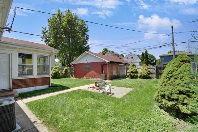 124 Sawyer Avenue, La Grange, IL 60525