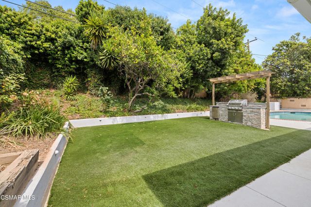 3 Avenida De Las Flores, Thousand Oaks, CA 91360