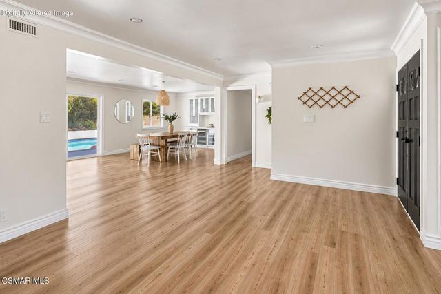 3 Avenida De Las Flores, Thousand Oaks, CA 91360
