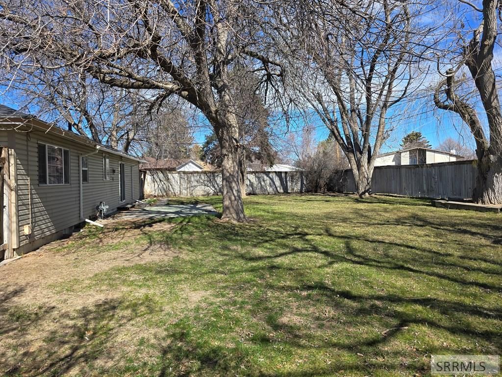 Image 5 of property listing at 1571 Stanger Drive, Idaho Falls, ID 83404