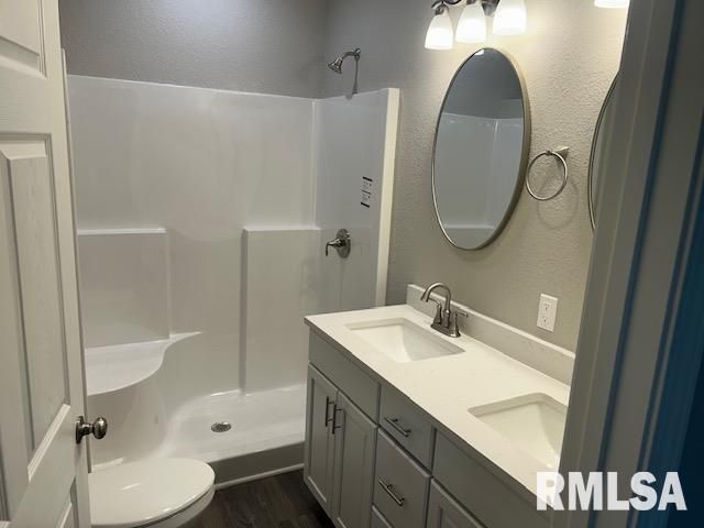 910 E Heights Avenue, Taylorville, IL 62568