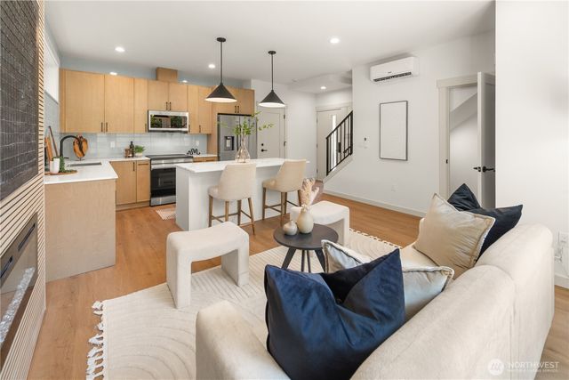 2650 NW 95th Street, Seattle, WA 98117