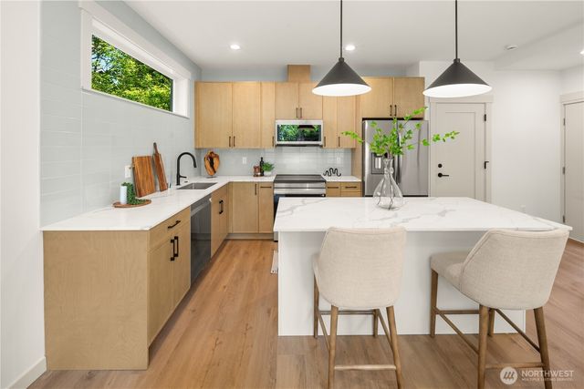 2650 NW 95th Street, Seattle, WA 98117