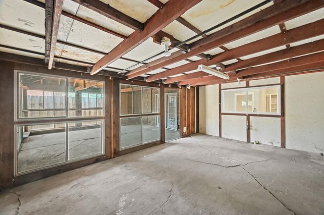 605 West Avenue, Pasadena, TX 77502