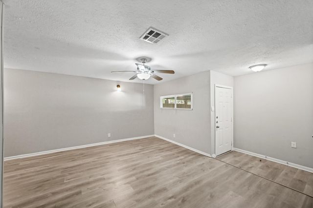 605 West Avenue, Pasadena, TX 77502