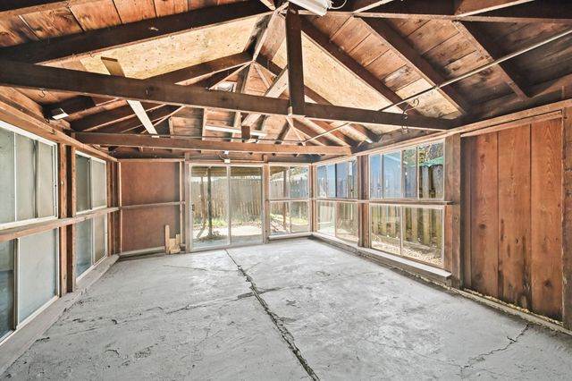 605 West Avenue, Pasadena, TX 77502