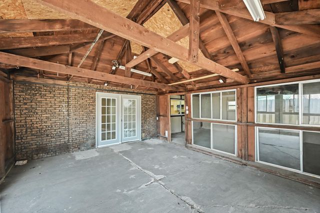 605 West Avenue, Pasadena, TX 77502