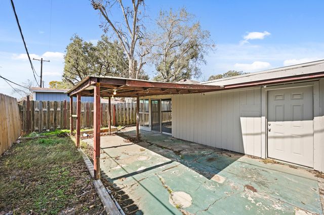 605 West Avenue, Pasadena, TX 77502