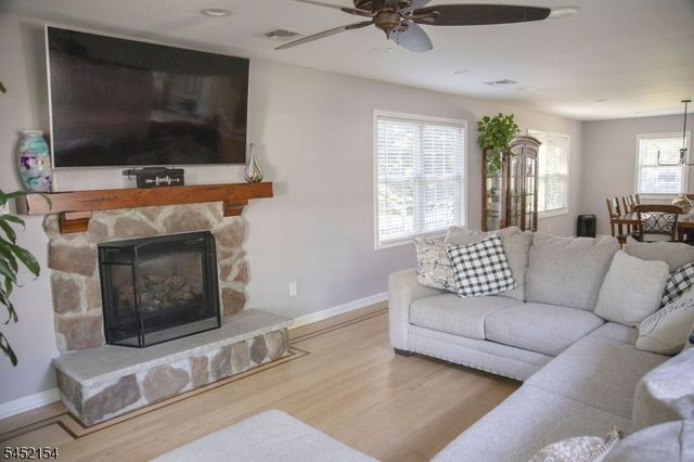 22 Warren Rd, Fair Lawn Boro, NJ 07410