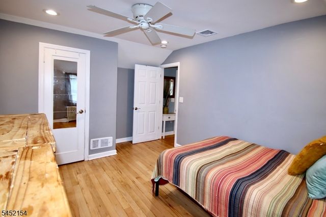 22 Warren Rd, Fair Lawn Boro, NJ 07410