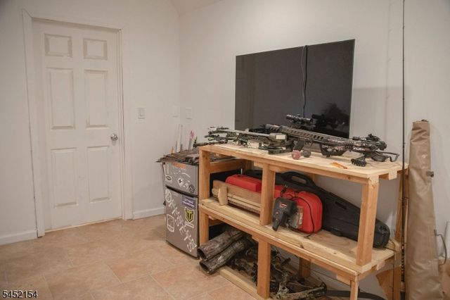 22 Warren Rd, Fair Lawn Boro, NJ 07410
