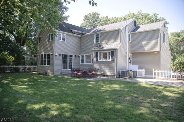 22 Warren Rd, Fair Lawn Boro, NJ 07410