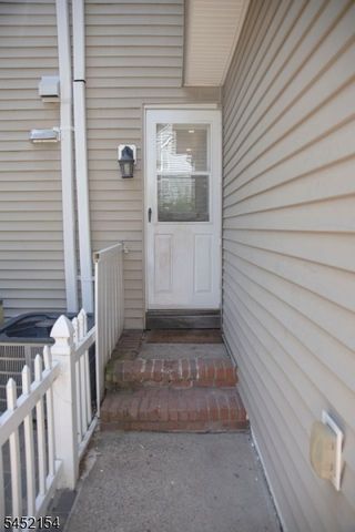 22 Warren Rd, Fair Lawn Boro, NJ 07410