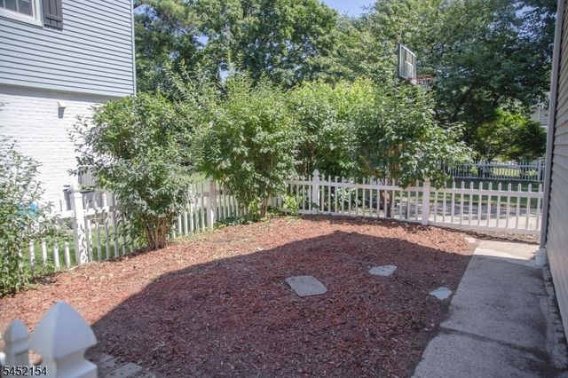 22 Warren Rd, Fair Lawn Boro, NJ 07410