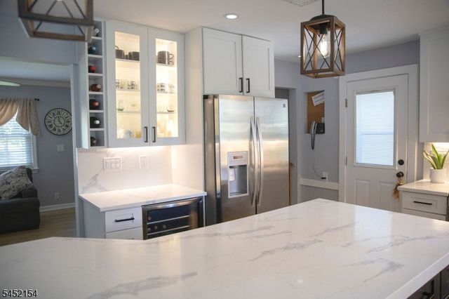 22 Warren Rd, Fair Lawn Boro, NJ 07410